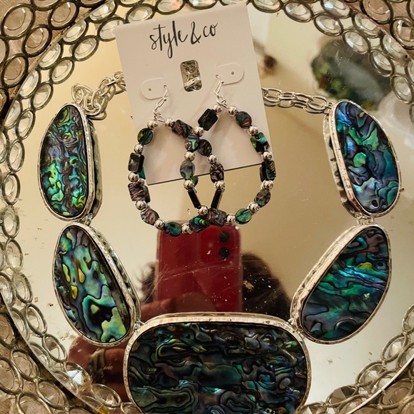 Jewelry sets from $15-25. - Picture 11 of 11